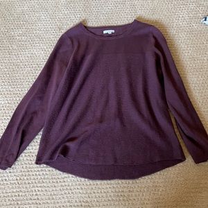 Very cute and light maroon sweater